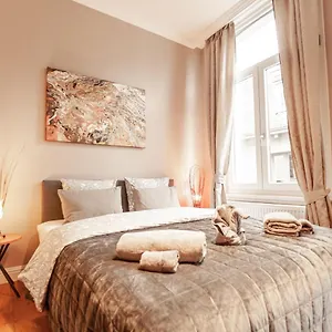 Apartamento Luxury Palace By Rikas